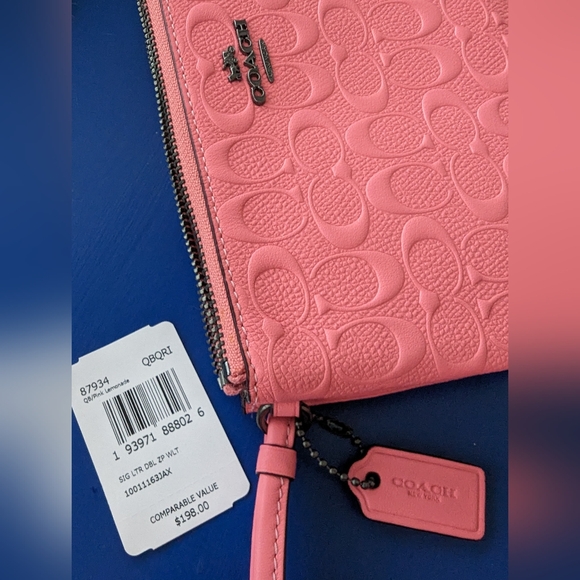 NWT Pink Coach Wristlet - Picture 3 of 3